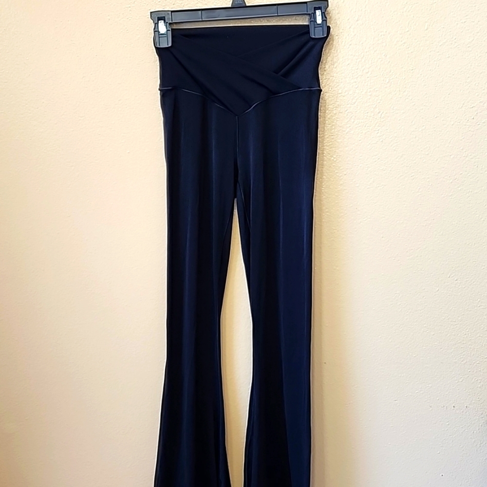 Offline by aerie Super Flare Black Leggings Medium